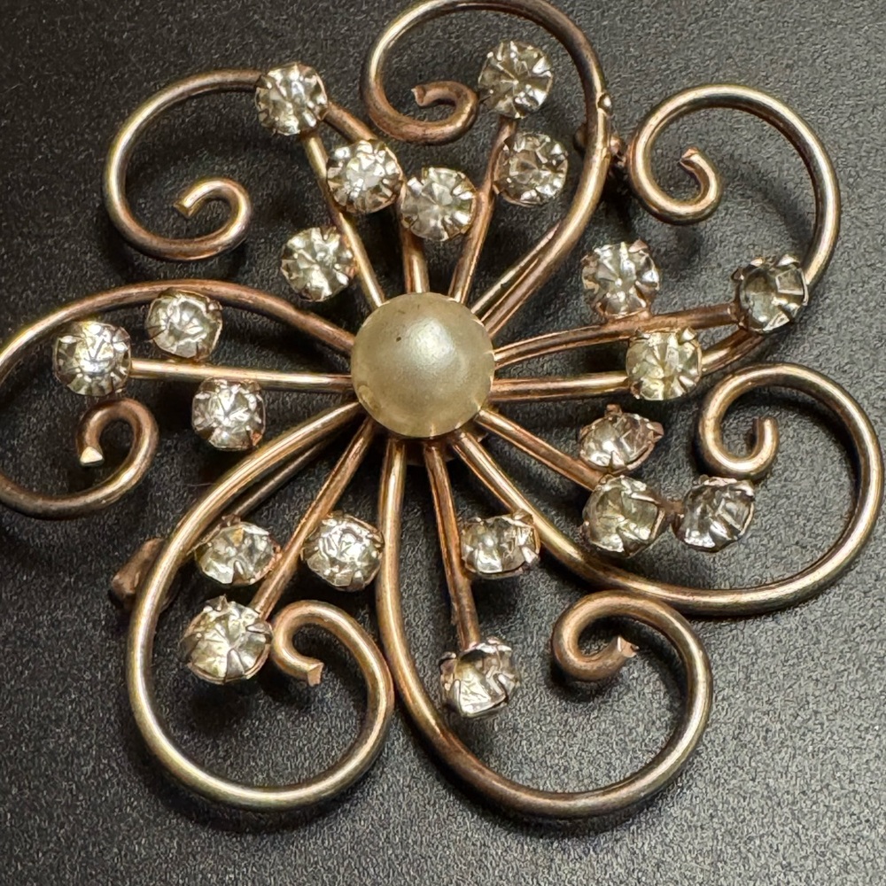 Vintage Sonia Lee 1940s Rhinestone and Pearl Brooch